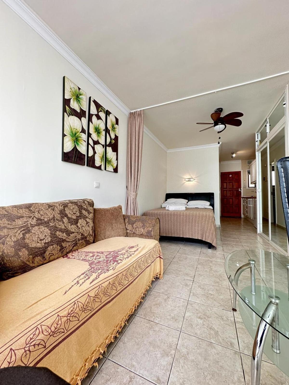 Firstline Apartment Los Cristianos Arona  Exterior photo