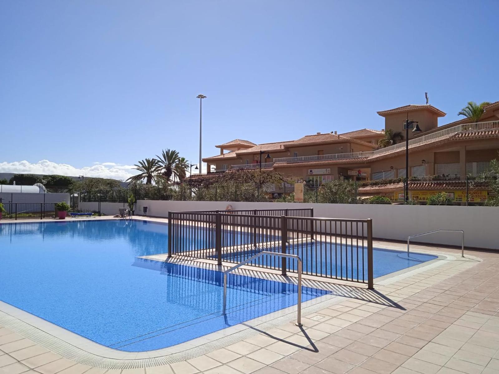 Firstline Apartment Los Cristianos Arona  Exterior photo