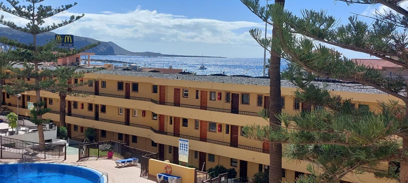 Firstline Apartment Los Cristianos Arona  Exterior photo